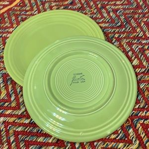 2 Fiestaware VINTAGE CHARTREUSE dinner plates x2